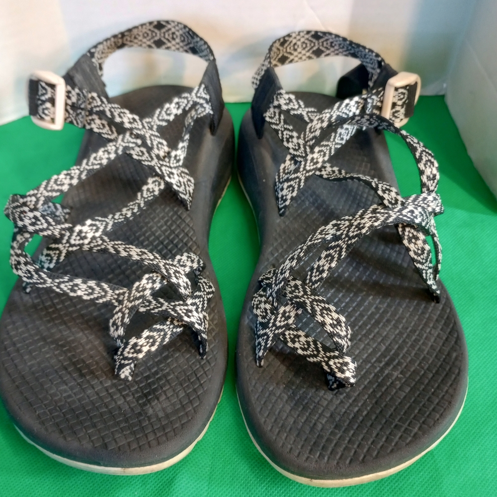 Chaco Women's Black And White Z Strappy Outdoor Thong Sandals Size 9